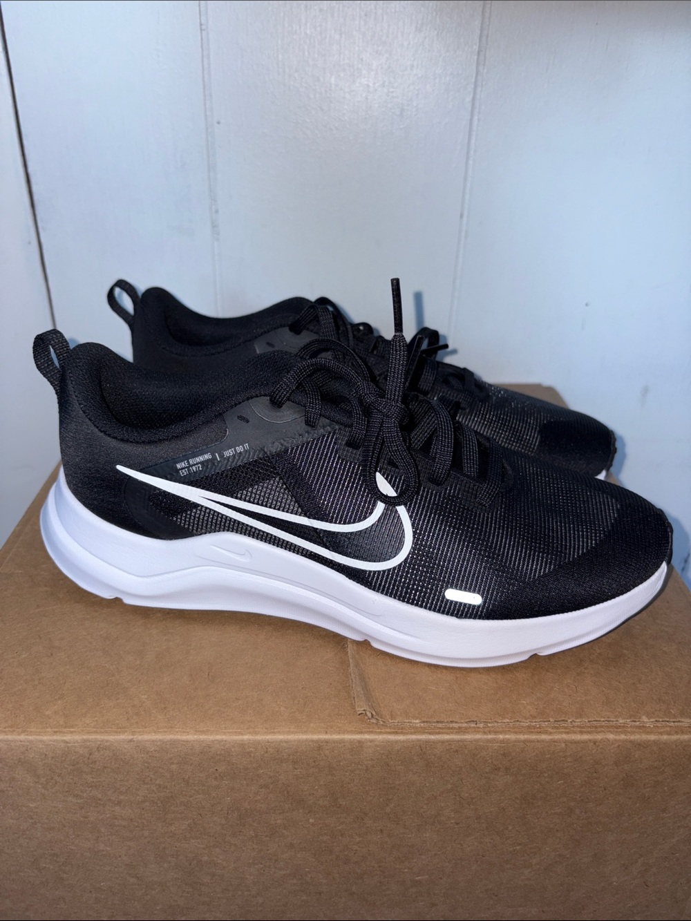 Nike Black and White Mesh Athletic Sneakers size 7.5